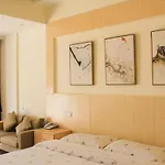 Shanghai Tee Inn Hotel