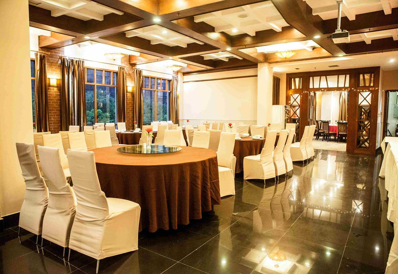 Tee Khách sạn 3*