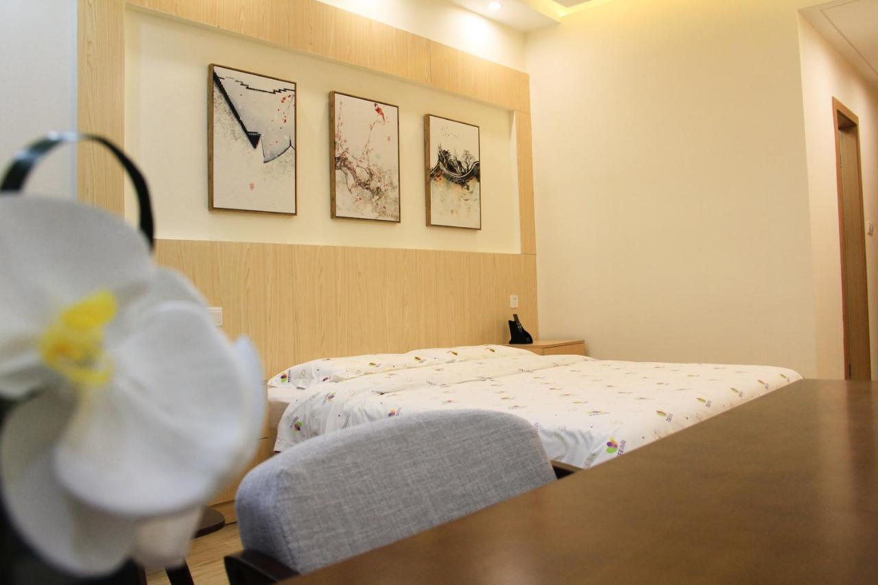 Tee 3* Thượng Hải